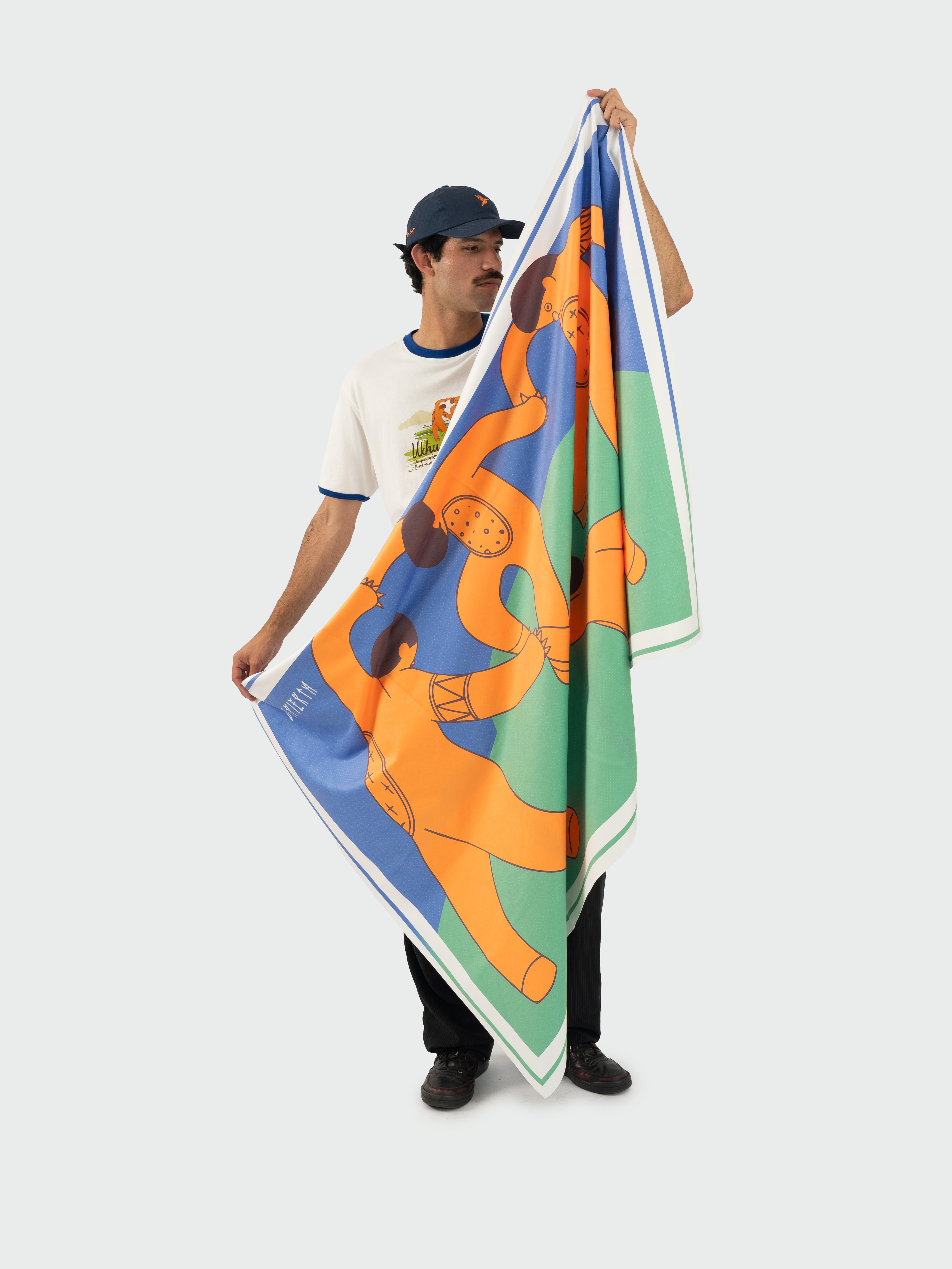 DANZANTES BEACH TOWEL